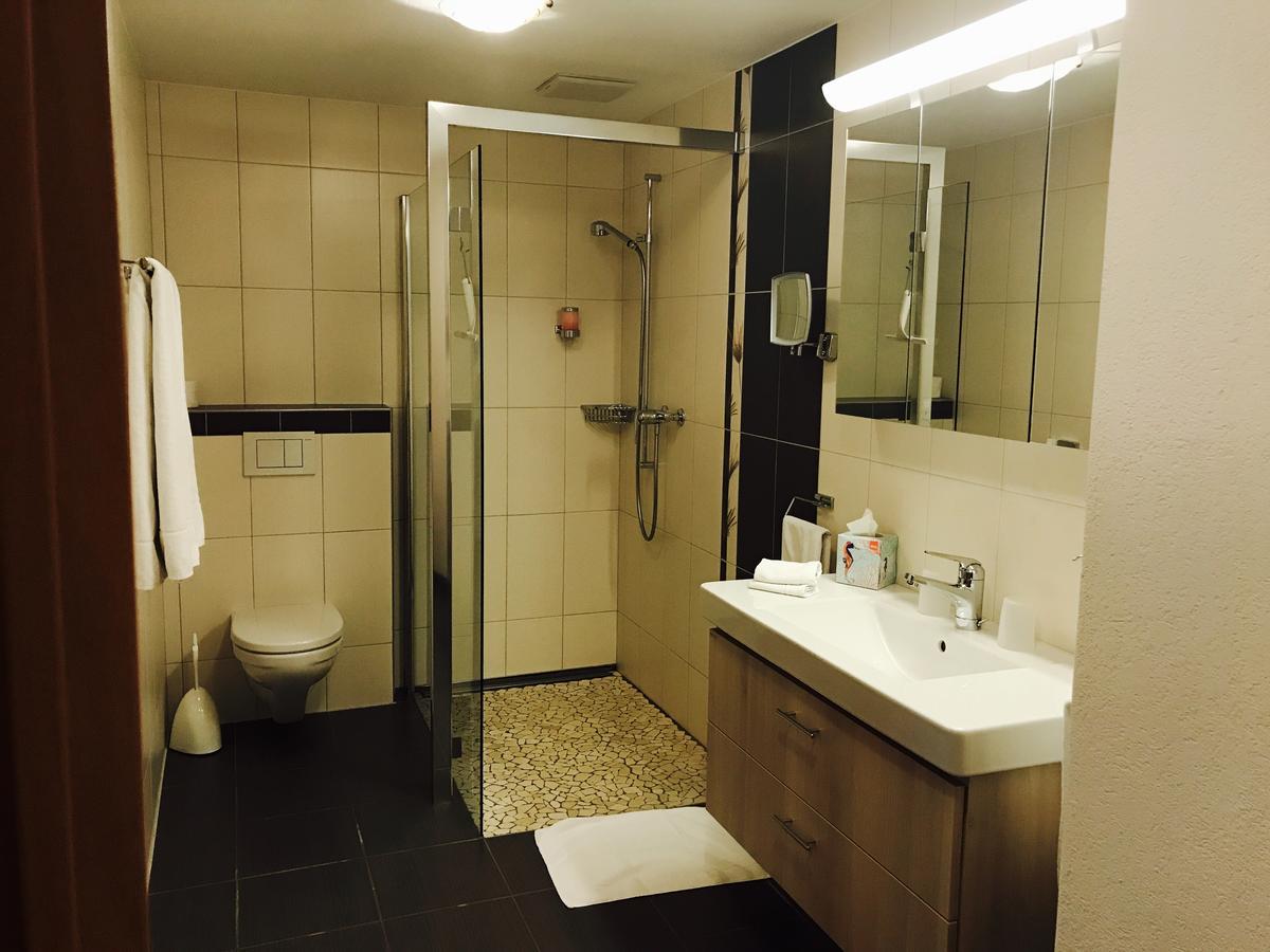 Hotel Kreuz Хольдербанк Экстерьер фото